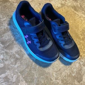 UnderArmour shoes never worn size 3Y